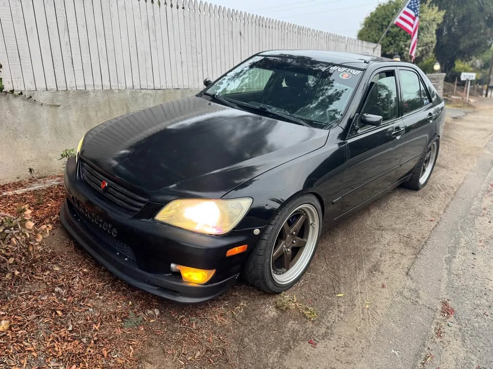 2004 Lexus IS 1st Gen - Image 2 of 11