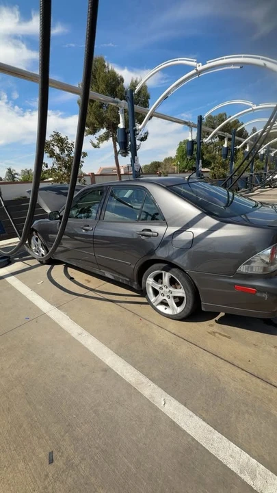 2004 Lexus IS 1st Gen - Image 2 of 3