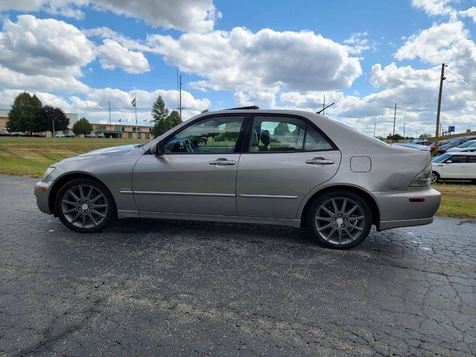 2004 Lexus IS 1st Gen - Image 9 of 18
