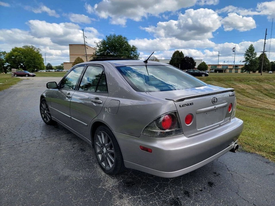 2004 Lexus IS 1st Gen - Image 8 of 18