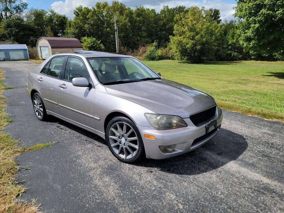 2004 Lexus IS 1st Gen - Image 5 of 18