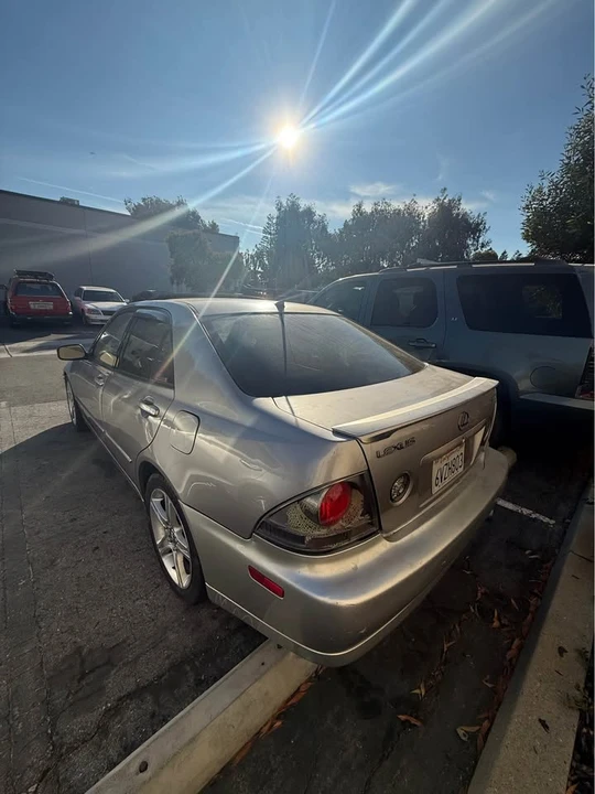 2004 Lexus IS 1st Gen - Image 4 of 9