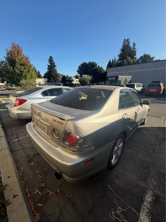 2004 Lexus IS 1st Gen - Image 5 of 9