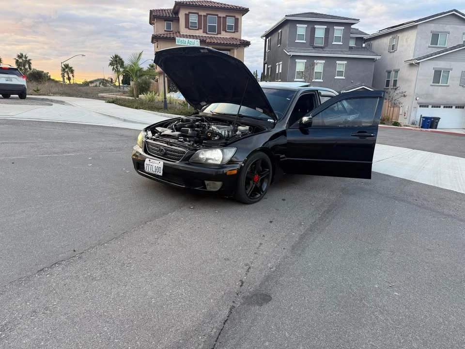 2004 Lexus IS 1st Gen - Image 4 of 10