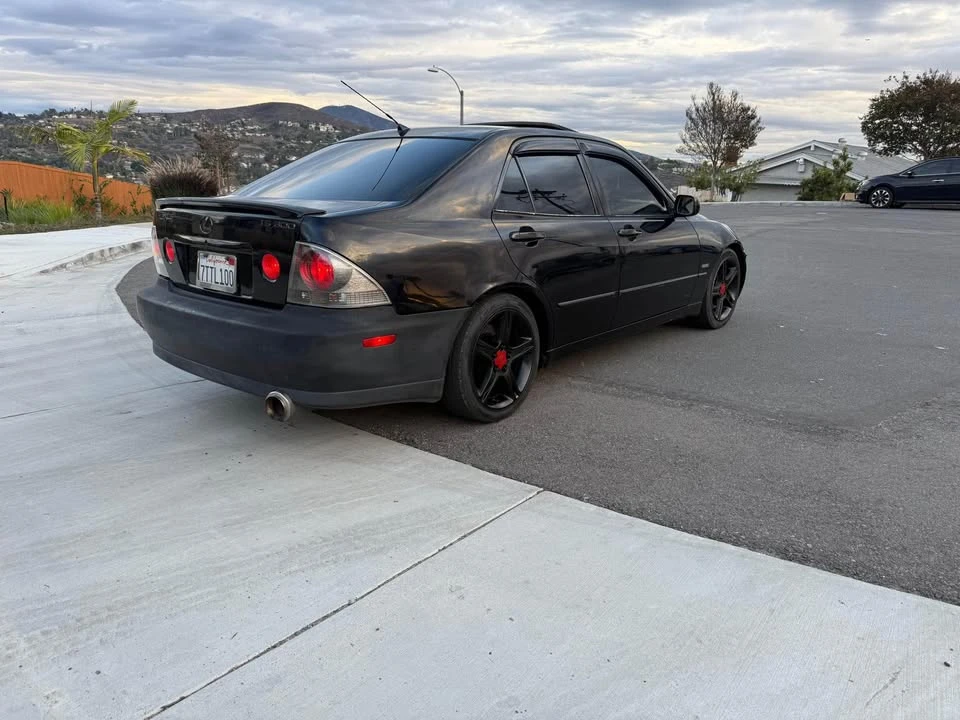 2004 Lexus IS 1st Gen - Image 5 of 10