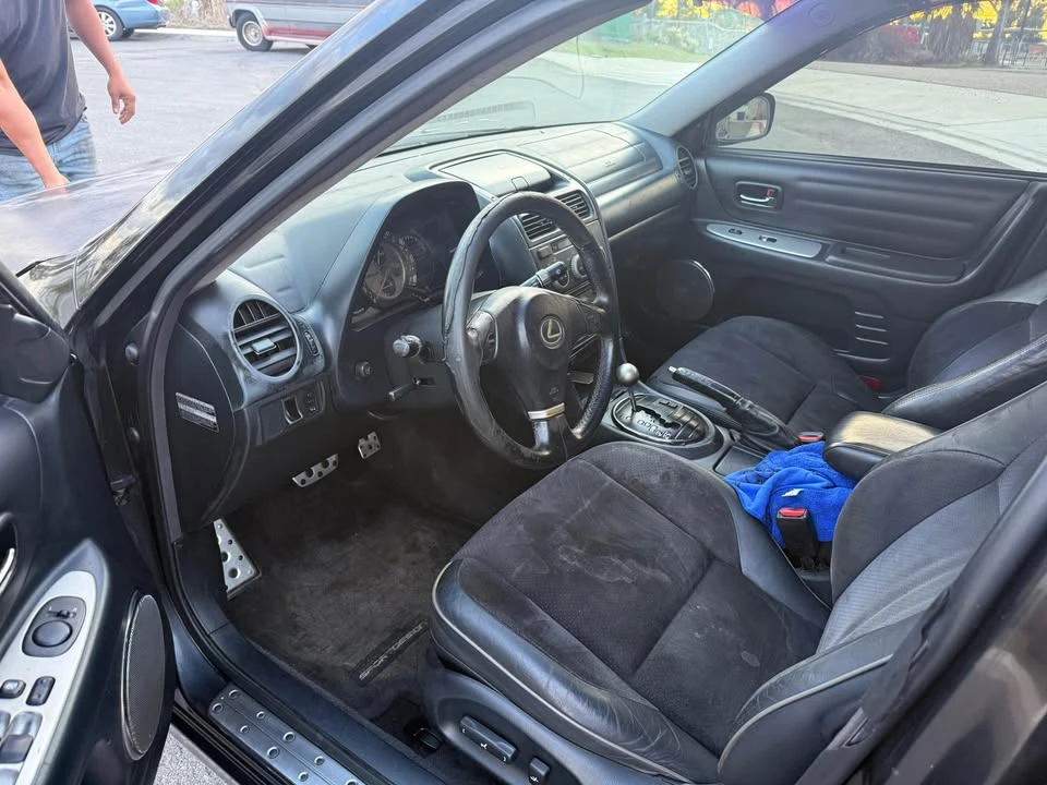 2004 Lexus IS 1st Gen - Image 6 of 10