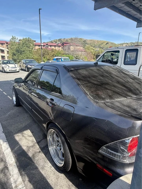 2004 Lexus IS 1st Gen - Image 5 of 10