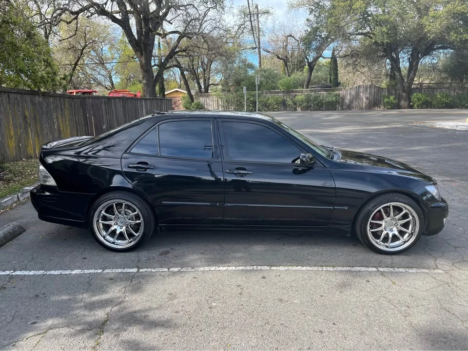 2004 Lexus IS 1st Gen - Image 4 of 11