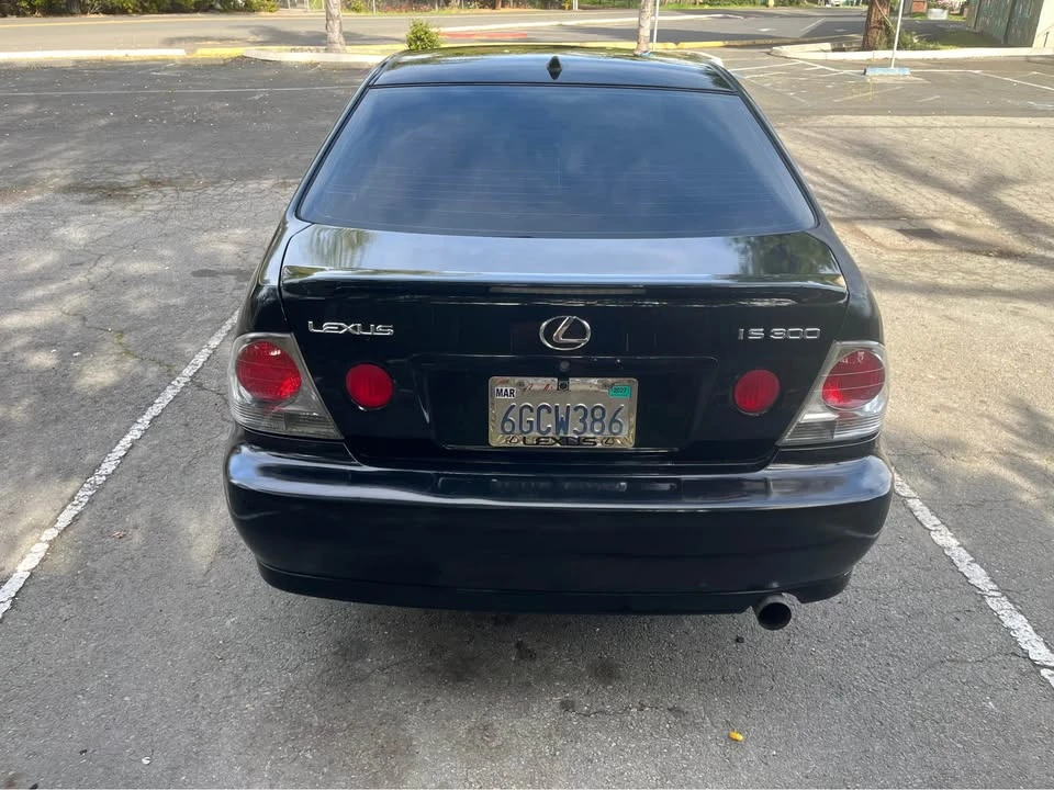 2004 Lexus IS 1st Gen - Image 5 of 11