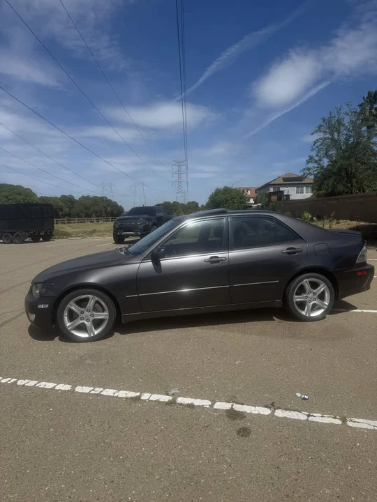 2004 Lexus IS 1st Gen - Image 2 of 9