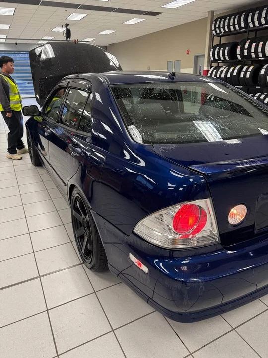 2004 Lexus IS 1st Gen - Image 9 of 12