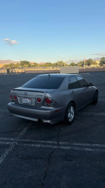2004 Lexus IS 1st Gen - Image 4 of 5