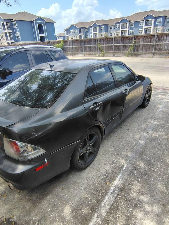2004 Lexus IS 1st Gen - Image 5 of 6
