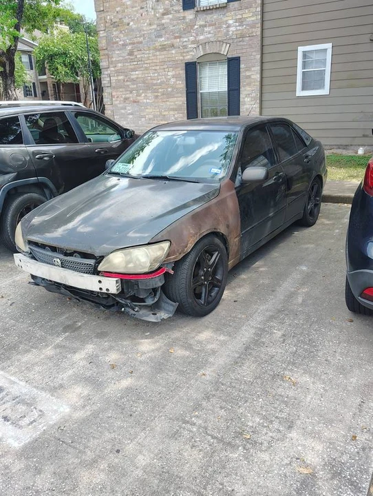 2004 Lexus IS 1st Gen - Image 2 of 6