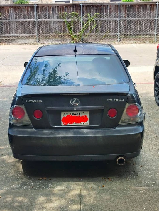 2004 Lexus IS 1st Gen - Image 4 of 6
