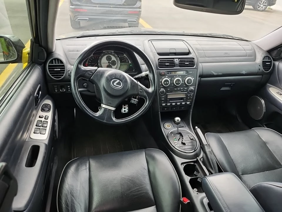 2004 Lexus IS 1st Gen - Image 4 of 5