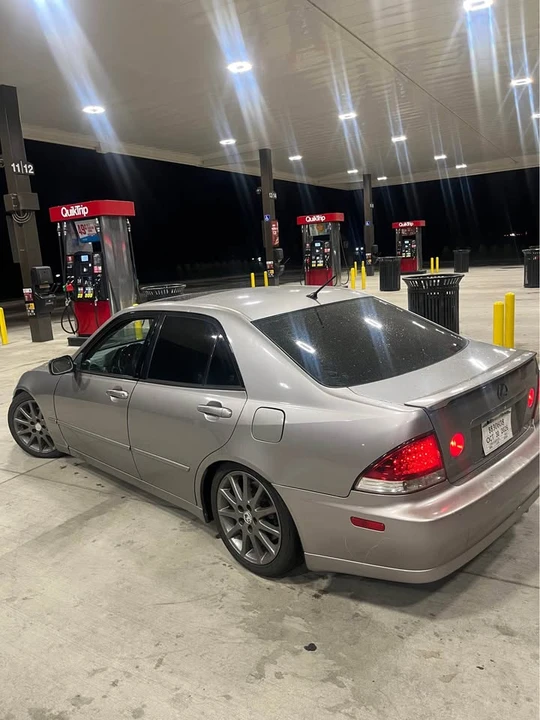 2004 Lexus IS 1st Gen - Image 5 of 5
