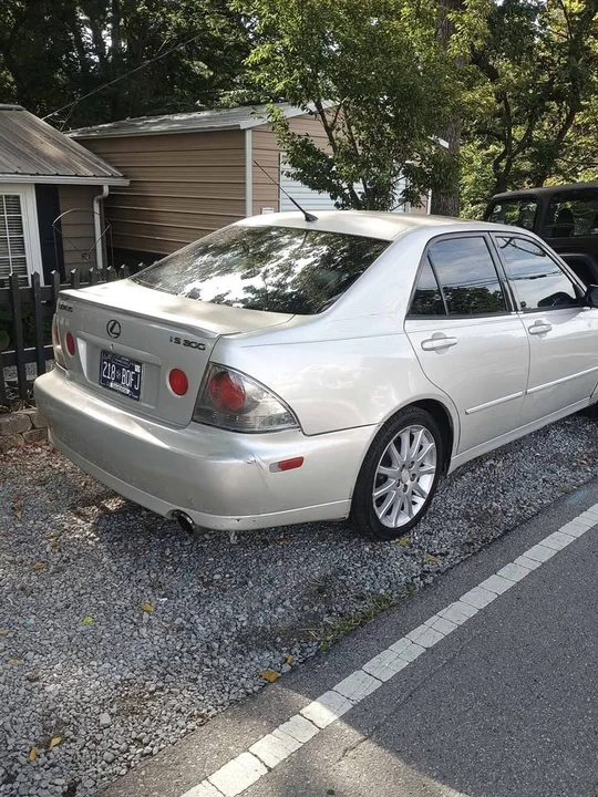 2004 Lexus IS 1st Gen - Image 5 of 5