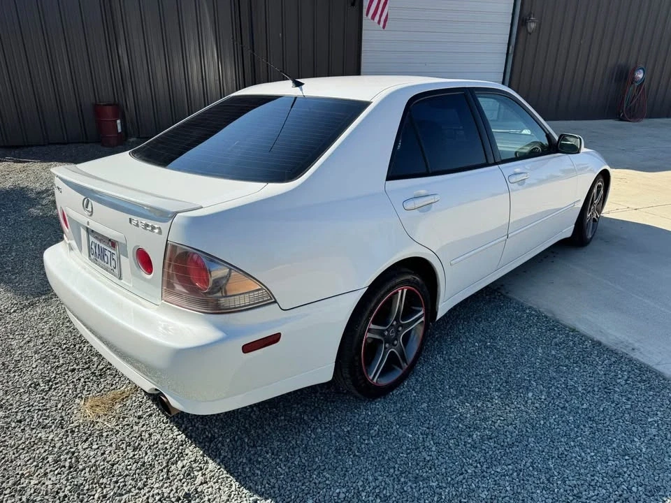 2004 Lexus IS 1st Gen - Image 5 of 7