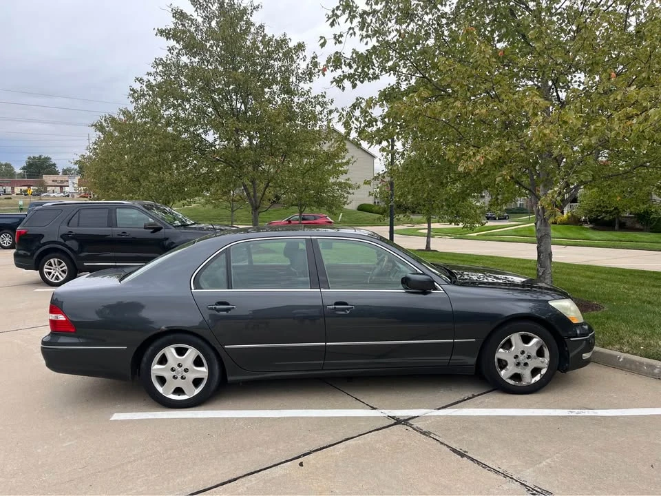 2004 Lexus LS 3rd Gen - Image 3 of 10