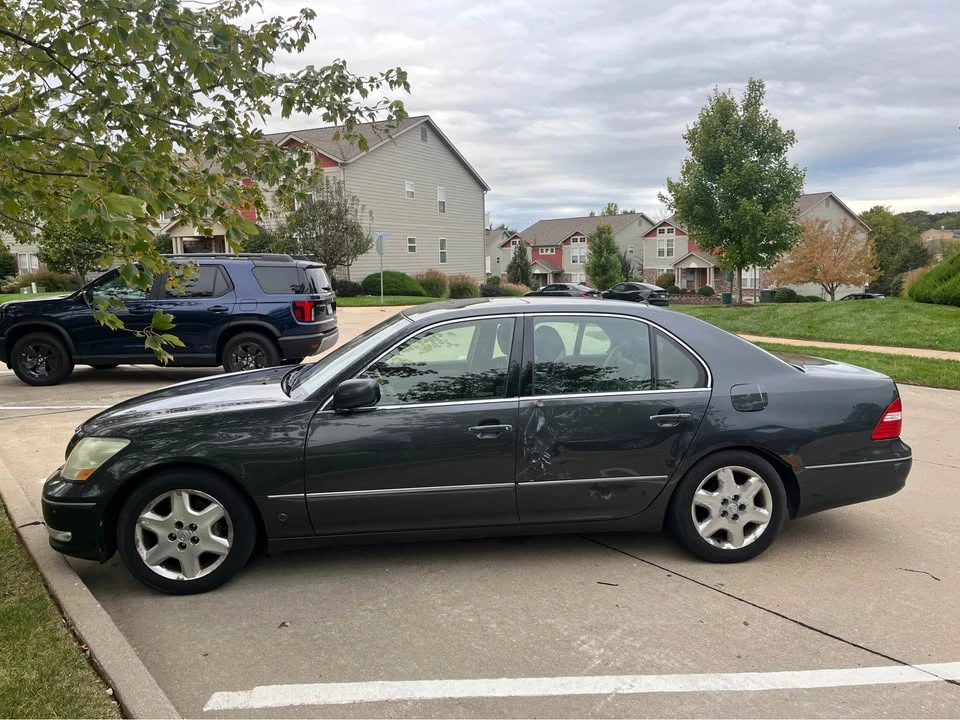 2004 Lexus LS 3rd Gen - Image 4 of 10
