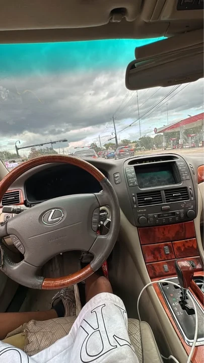 2004 Lexus LS 3rd Gen - Image 4 of 4