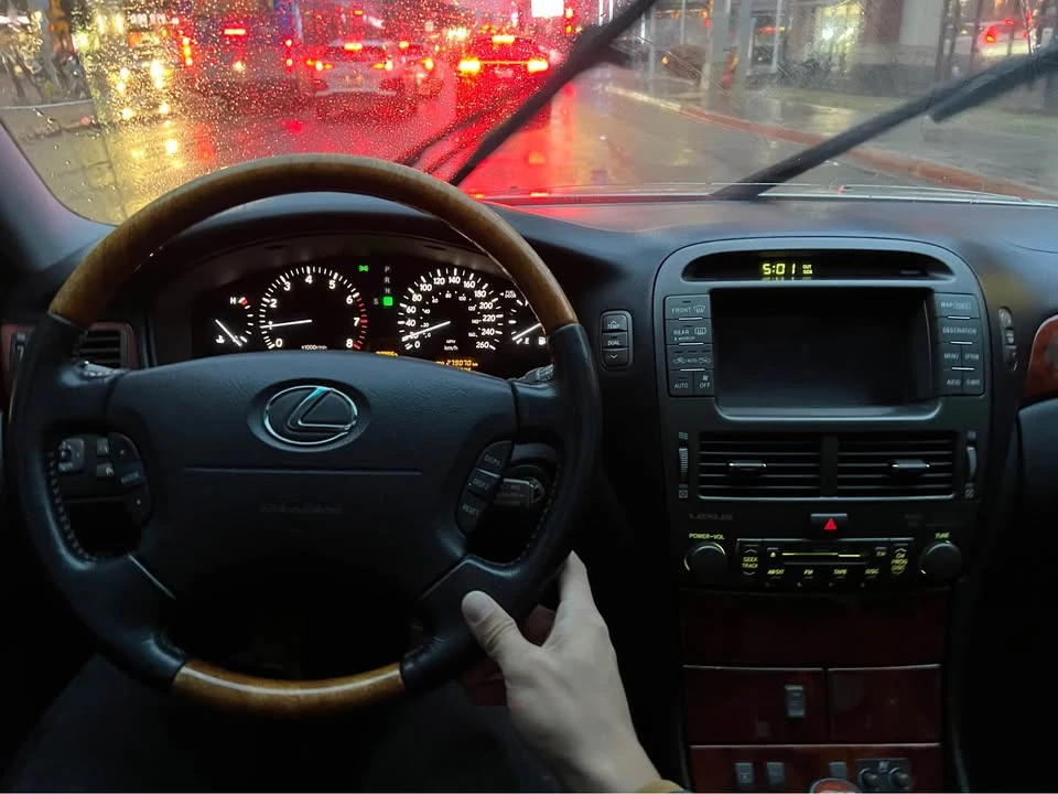 2004 Lexus LS 3rd Gen - Image 4 of 7
