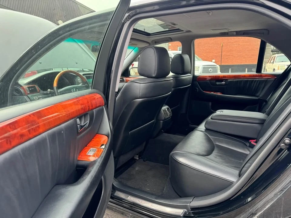 2004 Lexus LS 3rd Gen - Image 12 of 19