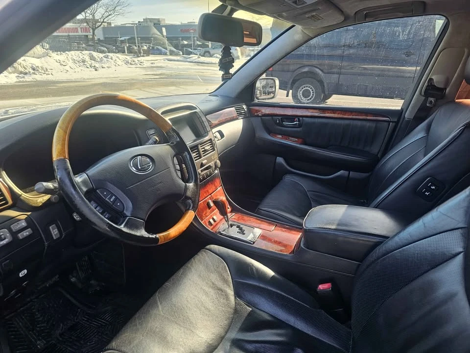 2004 Lexus LS 3rd Gen - Image 5 of 8