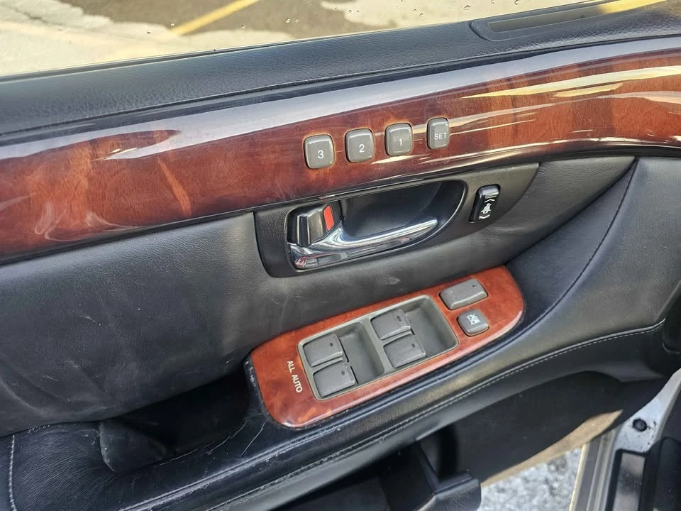2004 Lexus LS 3rd Gen - Image 6 of 8