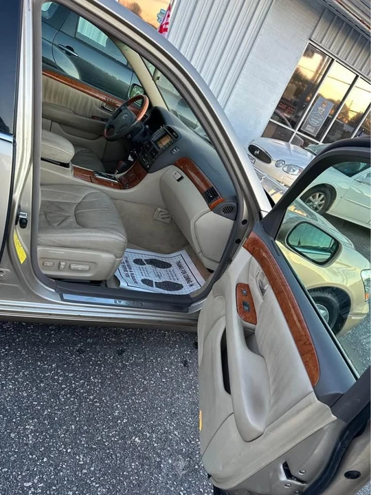 2004 Lexus LS 3rd Gen - Image 12 of 15