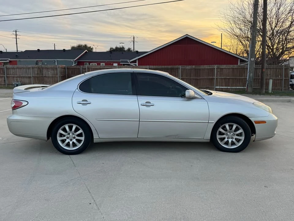 2004 Lexus LS 3rd Gen - Image 3 of 15