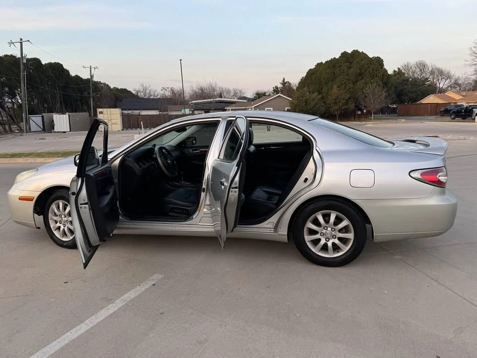 2004 Lexus LS 3rd Gen - Image 4 of 15