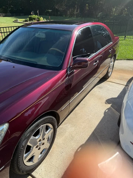 2004 Lexus LS 3rd Gen - Image 5 of 9