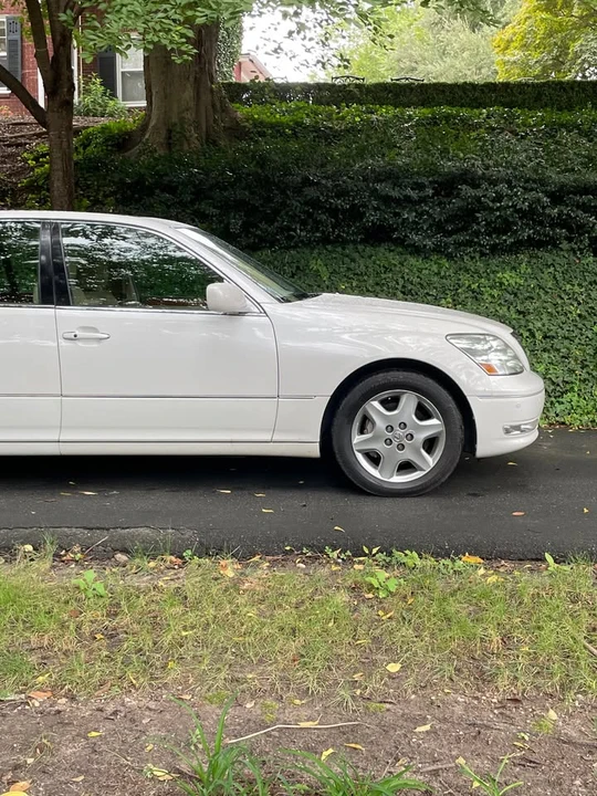 2004 Lexus LS 3rd Gen - Image 4 of 12