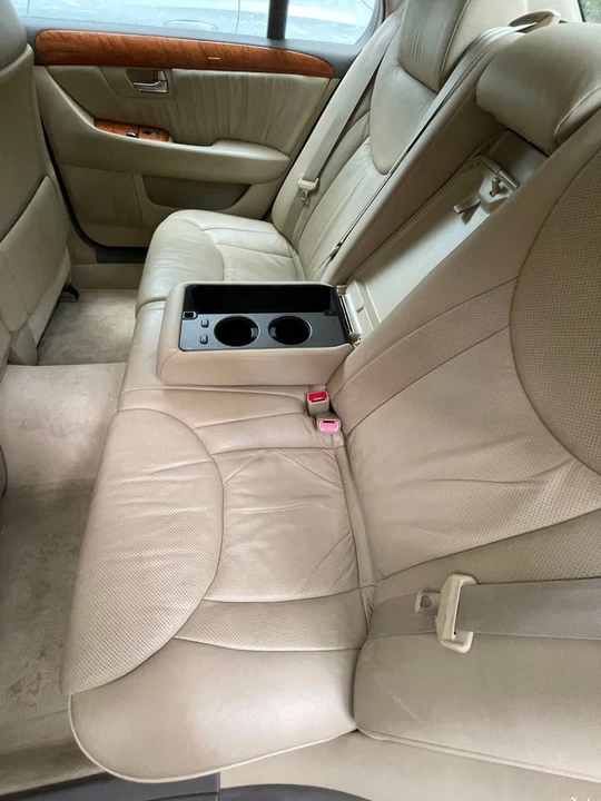 2004 Lexus LS 3rd Gen - Image 10 of 12