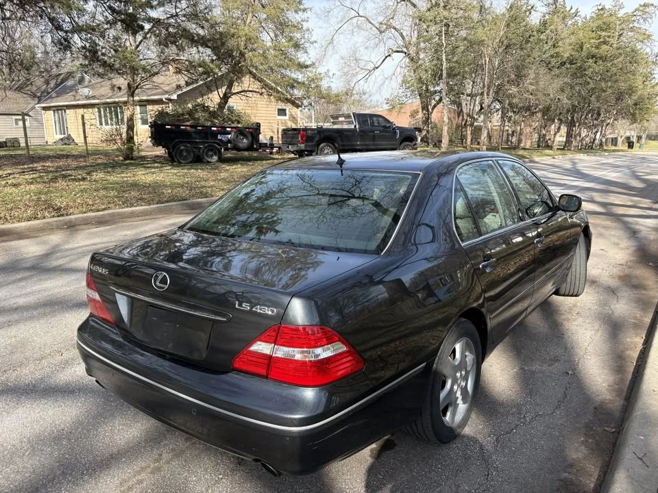 2004 Lexus LS 3rd Gen - Image 5 of 20
