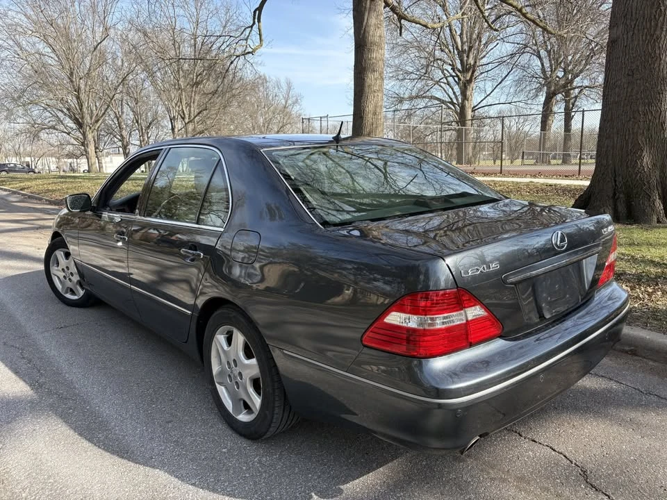 2004 Lexus LS 3rd Gen - Image 3 of 20
