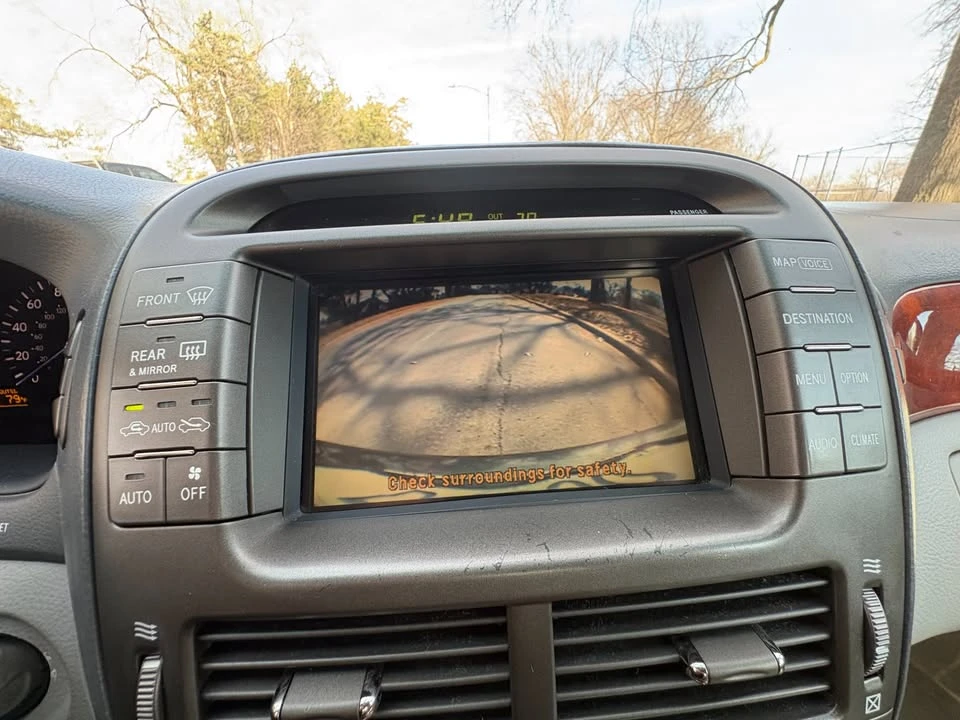 2004 Lexus LS 3rd Gen - Image 12 of 20