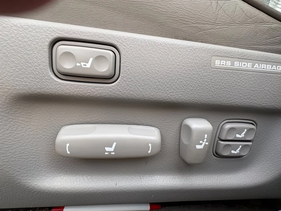 2004 Lexus LS 3rd Gen - Image 8 of 20