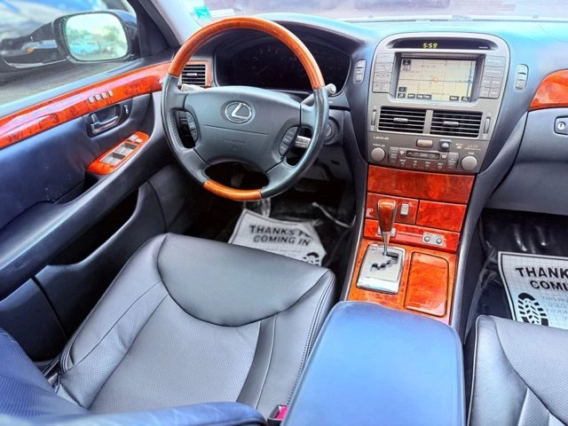 2004 Lexus LS 3rd Gen - Image 15 of 19