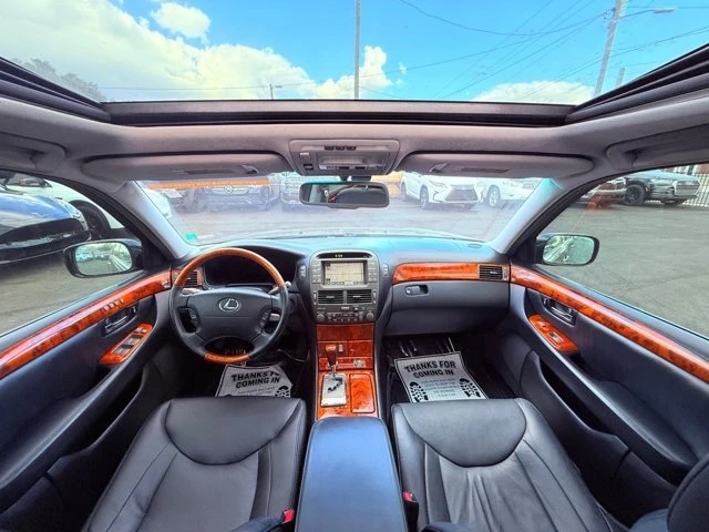 2004 Lexus LS 3rd Gen - Image 14 of 19