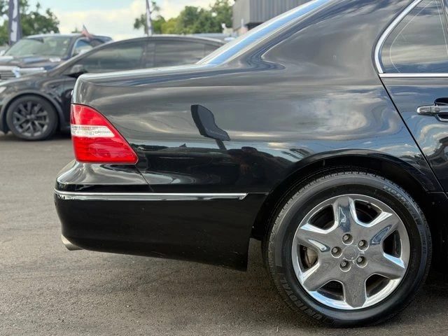 2004 Lexus LS 3rd Gen - Image 11 of 19