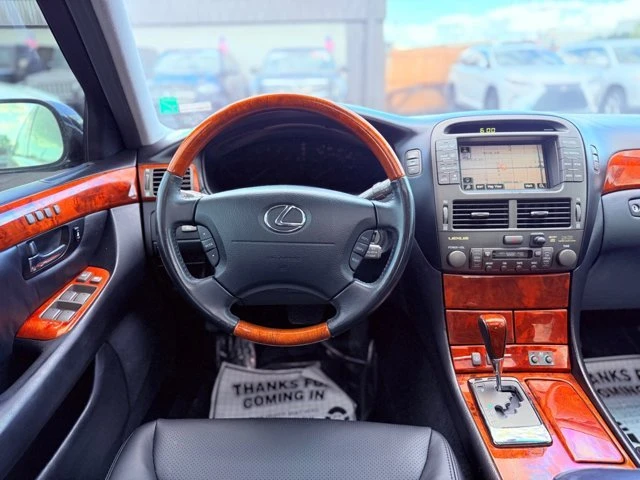 2004 Lexus LS 3rd Gen - Image 16 of 19