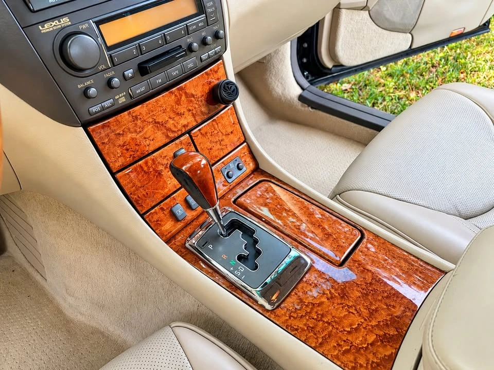 2004 Lexus LS 3rd Gen - Image 15 of 20