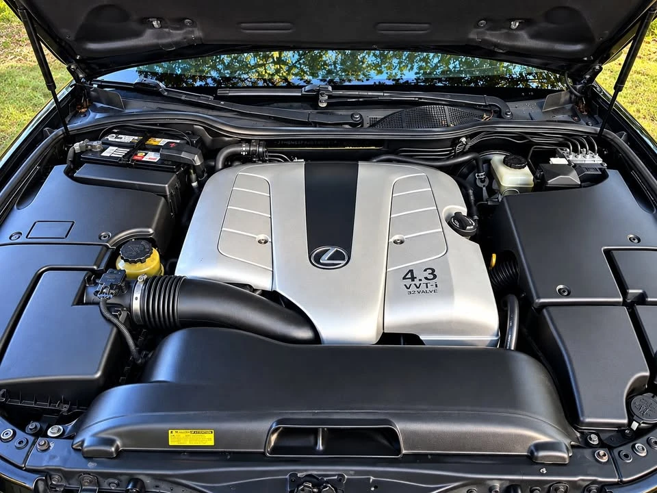 2004 Lexus LS 3rd Gen - Image 17 of 20
