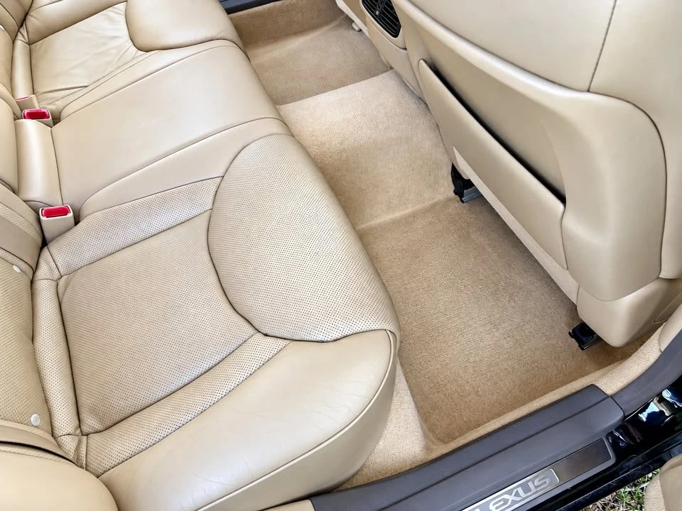 2004 Lexus LS 3rd Gen - Image 17 of 20