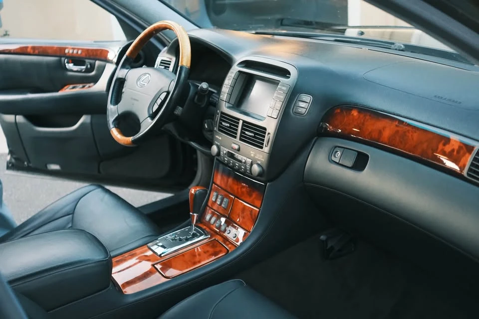 2004 Lexus LS 3rd Gen - Image 2 of 7
