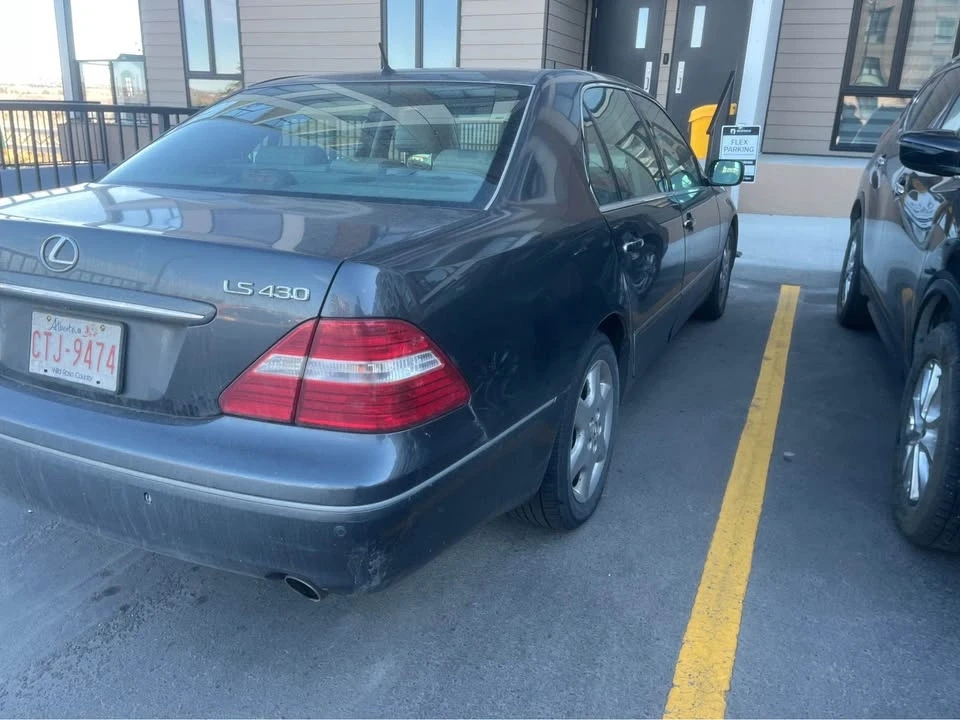 2004 Lexus LS 3rd Gen - Image 5 of 10