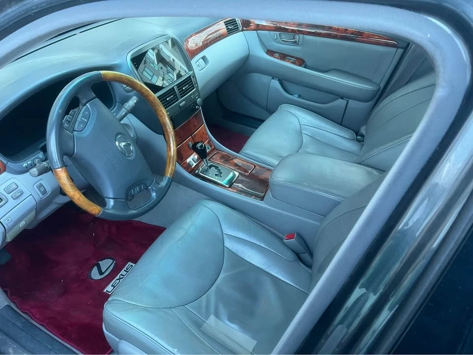 2004 Lexus LS 3rd Gen - Image 8 of 10